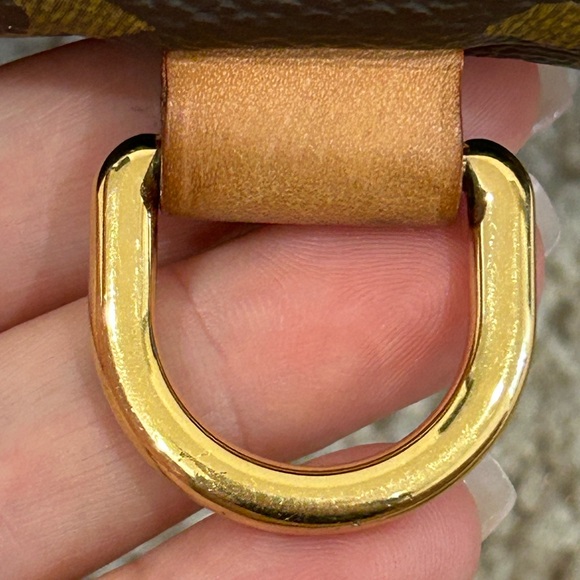 Louis Vuitton bumbag - Picture 7 of 17